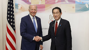 Joe Bidenas, Fumio Kishida