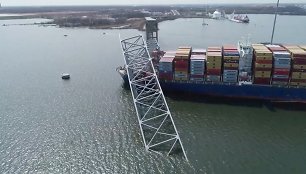 Laivas įsirėžė į Baltimorės tiltą