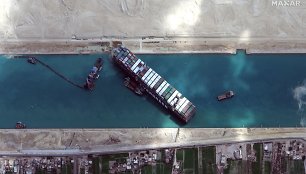Sueco kanalą užblokavęs konteinerinis laivas „Ever Given“
