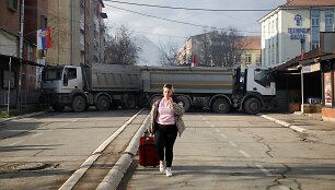 Kosovo &scaron;iaurėje serbai pastatė barikadas