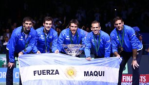 Argentinos rinktinei įteikta Daviso taurė