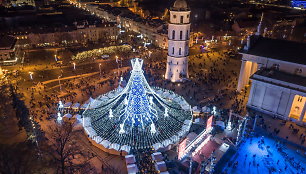 Šventiškai pasipuošusi sostinė