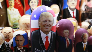 Donaldo Trumpo matrio&scaron;ka suvenyrų parduotuvėje.
