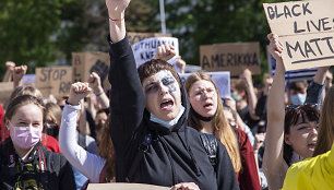 Eisena už juodaodžių teises Vilniuje