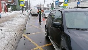 Avarija Kaune, kurios metu BMW sužalojo pėsčiąją