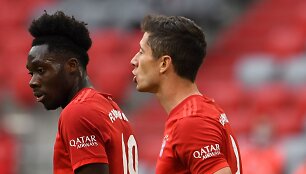 Alphonso Daviesas ir Robertas Lewandowskis