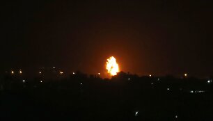 Izraelio lėktuvai smogė taikiniams Gazos Ruože, i&scaron; kurio buvo paleista raketų