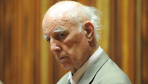 Bob Hewitt