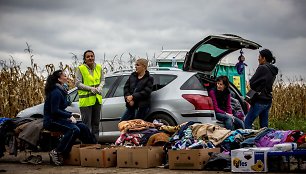 Serbijos - Kroatijos pasienyje su migrantais dirbantys savanoriai