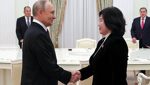 Vladimiras Putinas, Choe Son Hui (Čvė Son Hui) / via REUTERS