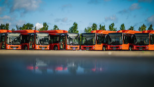 Į sostinės gatves išvažiuoja paskutinieji iš 50 naujų dujinių „MAN Lion‘s City G“ autobusų