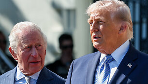 Karalius Karolis III, Donaldas Trumpas