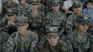 Rusijos nuostoliams Ukrainoje augant, Maskvoje garsėja karo kritikų balsai
