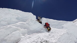 Link Everesto, Nepalas