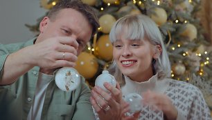 „Kitava“ pristato į Kalėdų visatą persikeltį kviečiantį klipą: „Išlįskime iš savų socialinių burbulų“