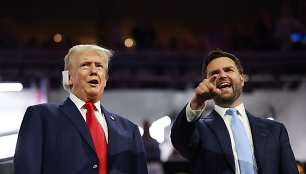 Donaldas Trumpas ir jo kandidatas į viceprezidento postą J.D.Vance'as