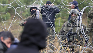 Migrantai Lenkijos pasienyje