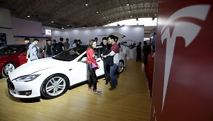 Atnaujintas sedanas &bdquo;Tesla Model S&ldquo;