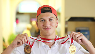 Į Vilnių grįžo pasaulio jaunimo plaukimo čempionas Andrius &Scaron;idlauskas