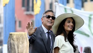 George'as Clooney su žmona Amal Alamuddin Venecijoje