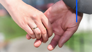 Kodėl vestuvinis žiedas nešiojamas ant bevardžio piršto: tradicija gimė senovėje