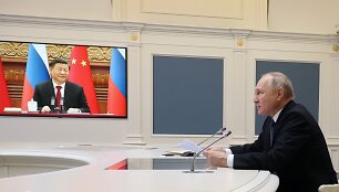 V.Putinas vaizdo ry&scaron;iu kalbėjosi su Xi Jinpingu