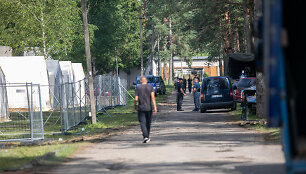 Migrantai atvežti į Rūdninkų poligoną