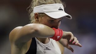 Angelique Kerber prie&scaron; Caroline Wozniacki