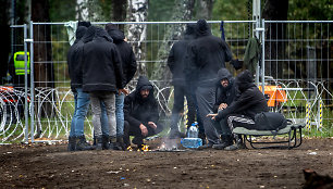 Iš Rūdninkų migrantų stovyklos (Šalčininkų r.) gyventojai iškeliami į Kybartų (Vilkaviškio r.) užsieniečių registracijos centrą