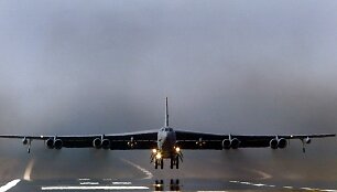 B-52 bombone&scaron;is
