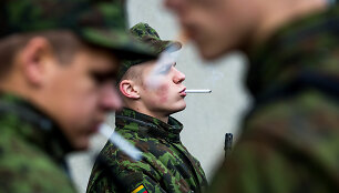 &Scaron;auktinių kasdienybė: kareivinės ir rikiuotės