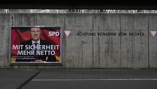 Olafo Scholzo / Matthias Schrader / AP