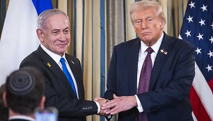 Benjaminas Netanyahu ir Donaldas Trumpas / Jim LoScalzo - Pool via CNP / ZUMAPRESS.com