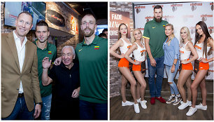 Darius Songaila, Mantas Kalnietis, Juozas Petkevičius, Artūras Milaknis, Jonas ir Eglė Valančiūnai su  baro „Hooters“ merginomis