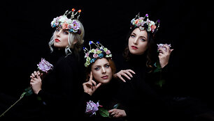 &bdquo;Queens of Roses&ldquo;