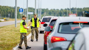 Automobilių patikra prie Lenkijos sienos