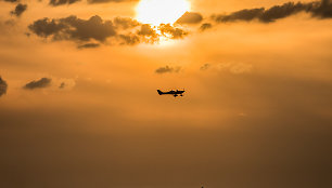 Virš Paluknio aerodromo