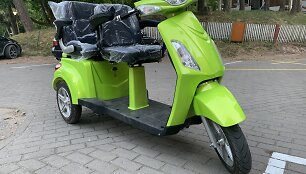 Dvivietis motoroleris