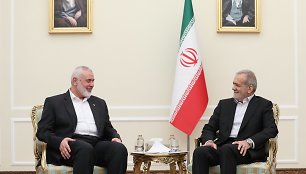 „Hamas“ lyderis Ismailas Haniyeh ir Irano prezidentas Irano prezidentas Masoudas Pezeshkianas