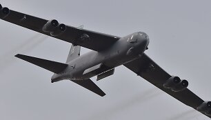 JAV oro pajėgų bombone&scaron;is B-52 