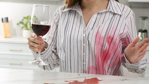 Kaip pašalinti vyno dėmes?