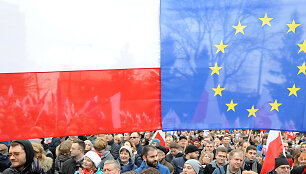 Lenkijoje &ndash; protestas prie&scaron; Vyriausybę
