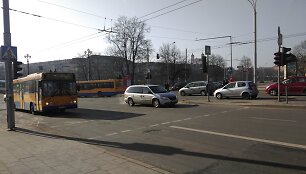Keičiamas &scaron;viesoforinis eismo reguliavimas Vilniaus Kalvarijų&ndash;Žvejų&ndash;Upės g. sankryžoje.