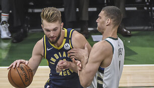 Domantas Sabonis prie&scaron; Brooką Lopezą