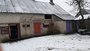 &Scaron;ilalės rajone mįslingai mirė ūkiniame pastate gyvenusi &scaron;eima.
