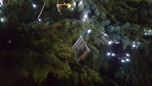 Utenoje ant eglių galima rasti bilietų į krep&scaron;inio rungtynes