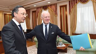 Staffanas de Mistura (de&scaron;inėje) ir Kairatas Abdrachmanovas (kairėje)