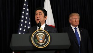 Shinzo Abe ir Donaldas Trumpas Va&scaron;ingtone