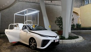 Naujasis „Toyota Mirai“ papamobilis