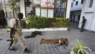 Somalio policijos pajėgos atkovojo vie&scaron;butį Mogadi&scaron;e.
